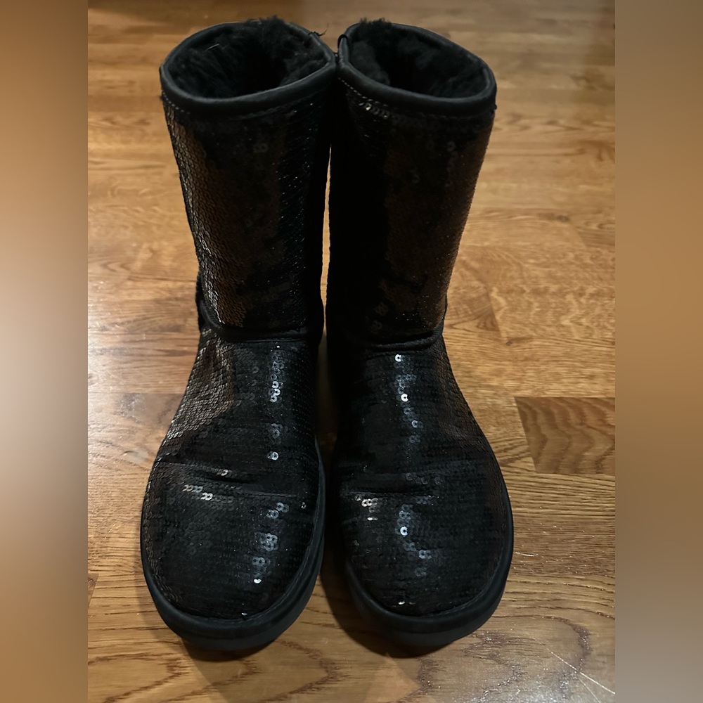Rare Classic Short Black Sequin UGG Boots Size 7 - Picture 7 of 9